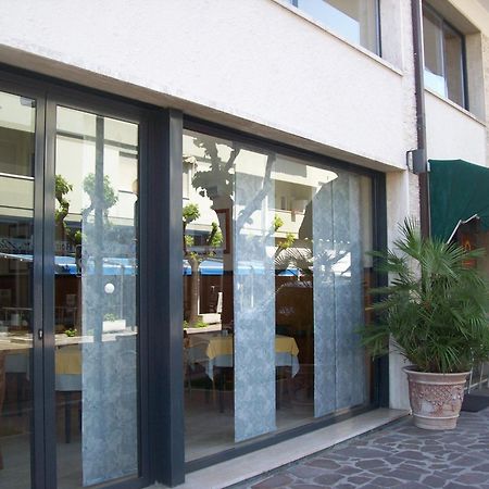 Hotel Sole Giulianova Bagian luar foto
